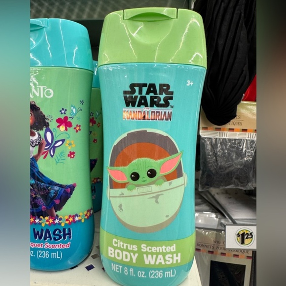 Star Wars Mandalorian Citrus Body Wash - Green and Blue.  Pack of 2